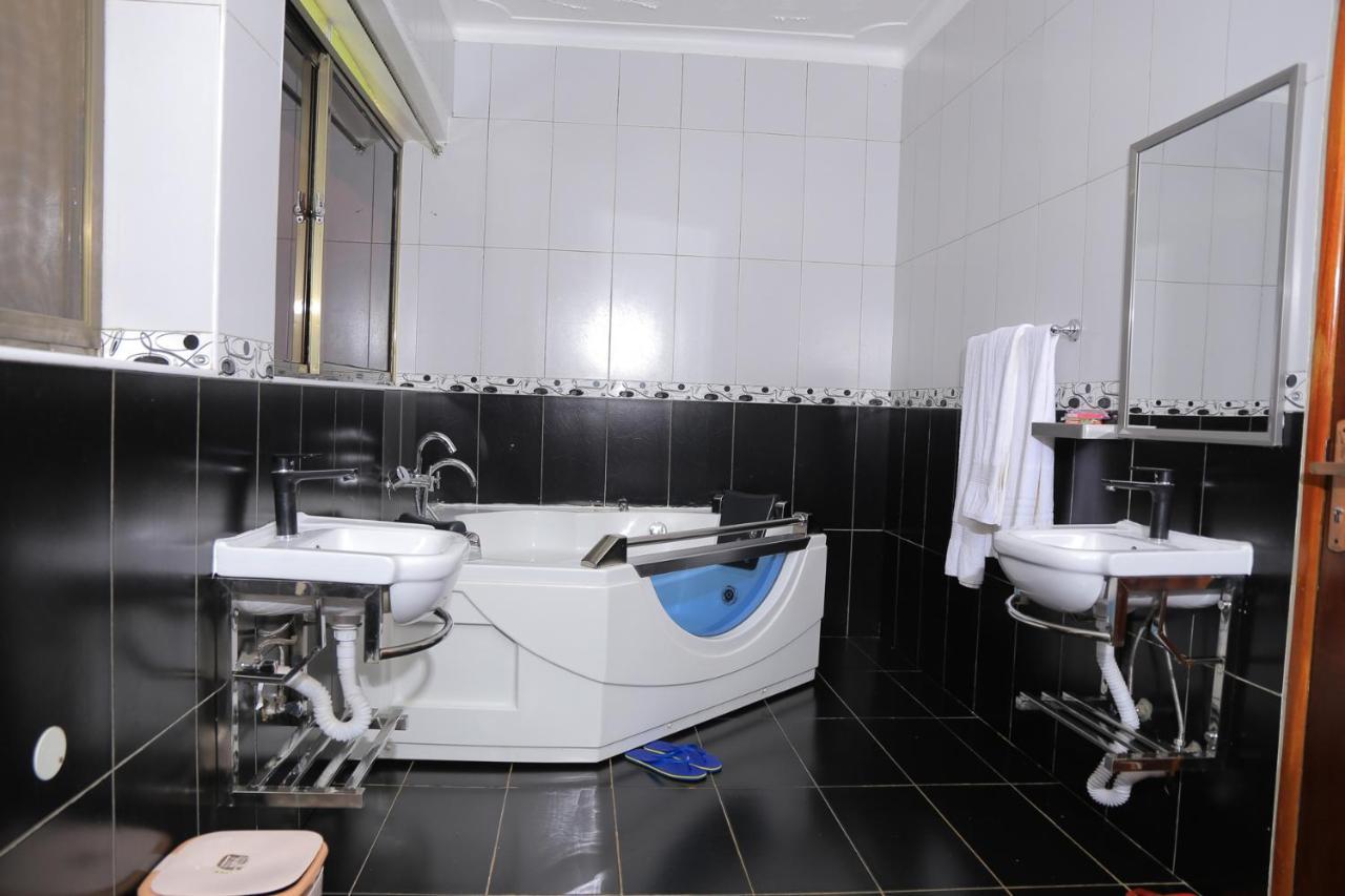 Victoria Royal Hotel Entebbe Zewnętrze zdjęcie